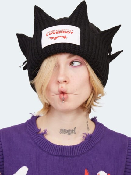 Chunky Crown Beanie Black Frontside
